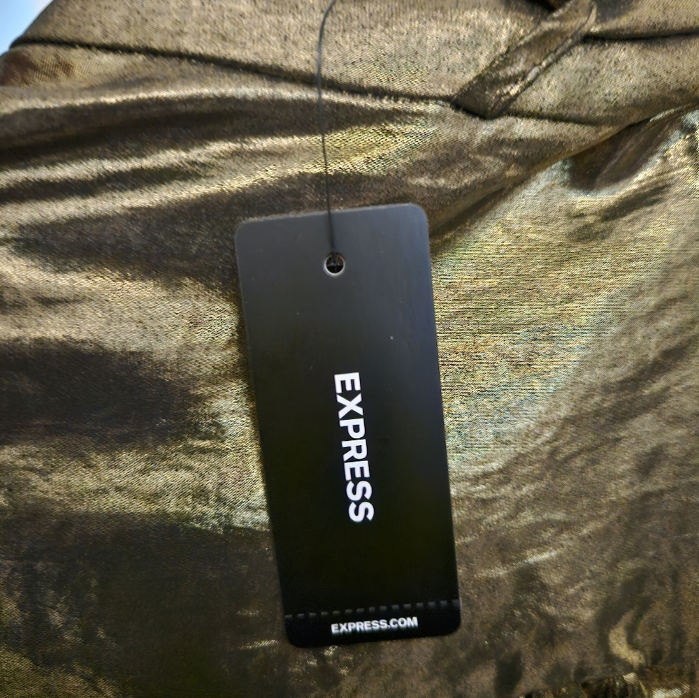 Beautiful gold foil shirt - Picture 4 of 5